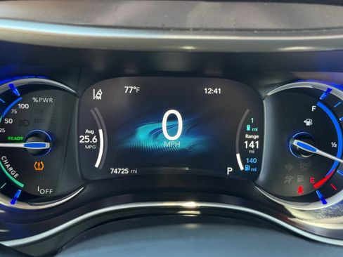 Used 2023 Chrysler Pacifica Touring-L FWD image 21