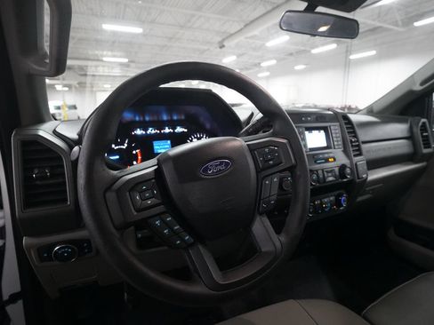 Used 2021 Ford F250 XL w/ Power Equipment Group RWD image 4