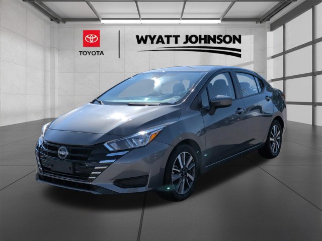 Used 2024 Nissan Versa SV FWD image 3