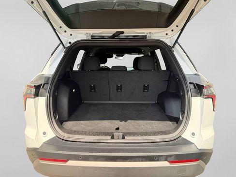Used 2025 Chevrolet Equinox LT FWD image 19