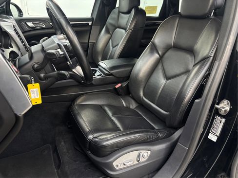 Used 2018 Porsche Cayenne image 13