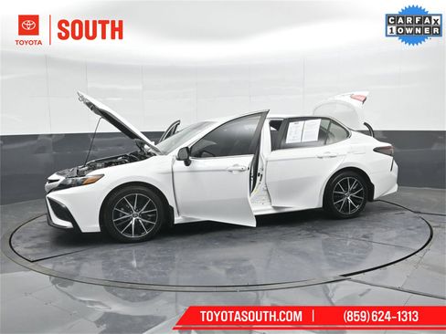 Used 2023 Toyota Camry SE image 50
