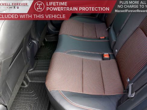 Used 2025 Nissan Kicks SR image 25