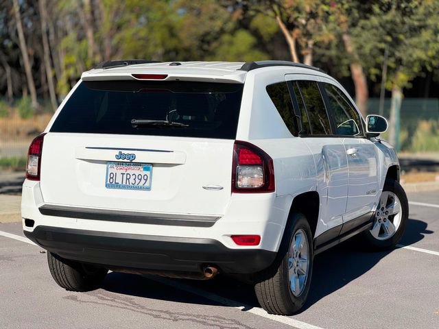 Used 2017 Jeep Compass Latitude FWD image 17