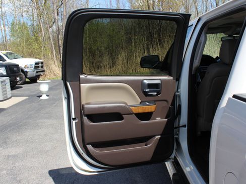Used 2015 GMC Sierra 1500 SLT w/ SLT Preferred Package AWD/4WD image 30