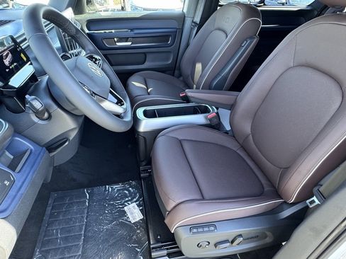 New 2025 Volkswagen ID. Buzz Pro S image 18