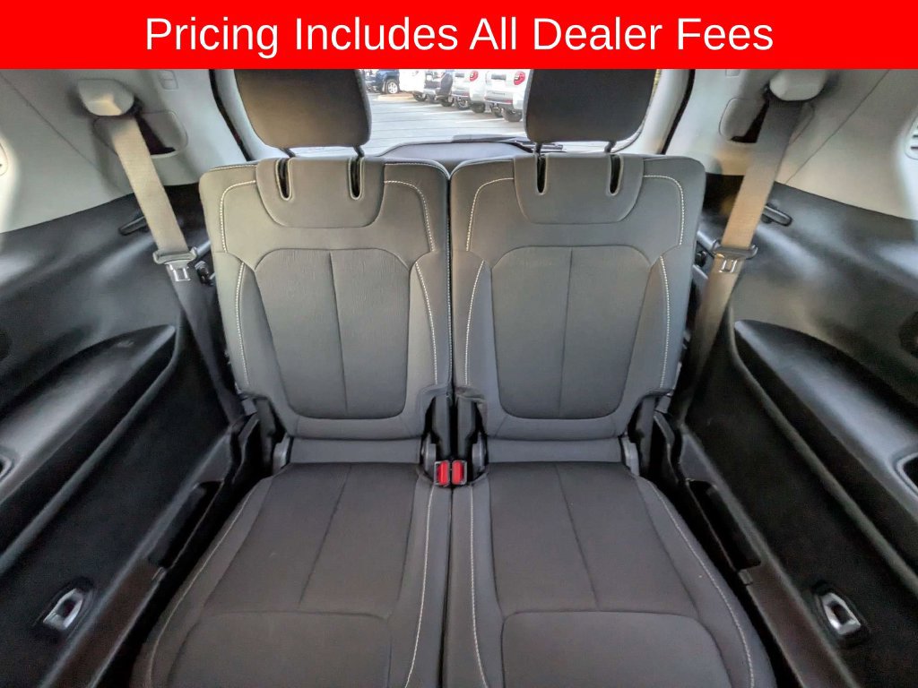 Used 2022 Jeep Grand Cherokee L Laredo w/ Luxury Tech Group I AWD/4WD image 15