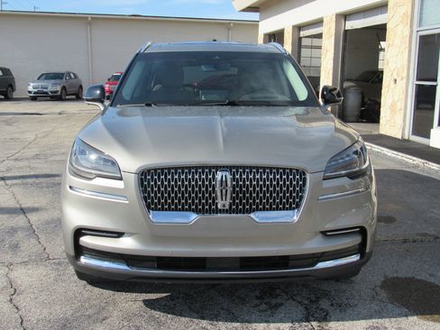 Used 2023 Lincoln Aviator Reserve w/ Equipment Group 201A image 9