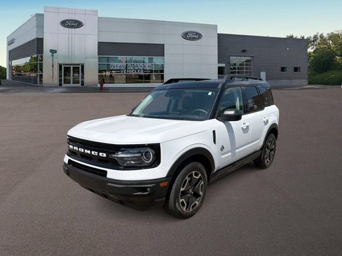 Used 2022 Ford Bronco Sport Outer Banks w/ Tech Package AWD/4WD image 6