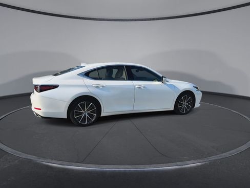 Used 2025 Lexus ES 350 w/ Premium Package FWD image 9