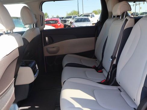 New 2026 Kia Carnival EX FWD image 19