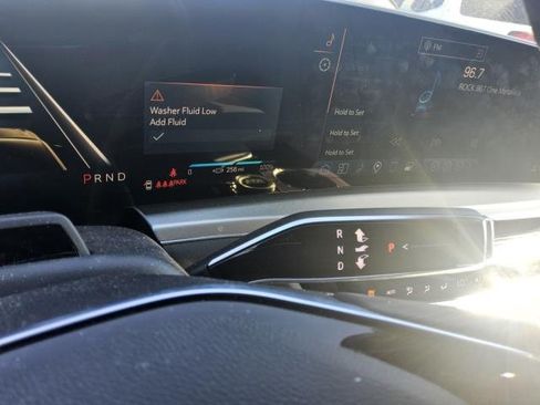 Used 2024 Cadillac Lyriq Luxury RWD image 3