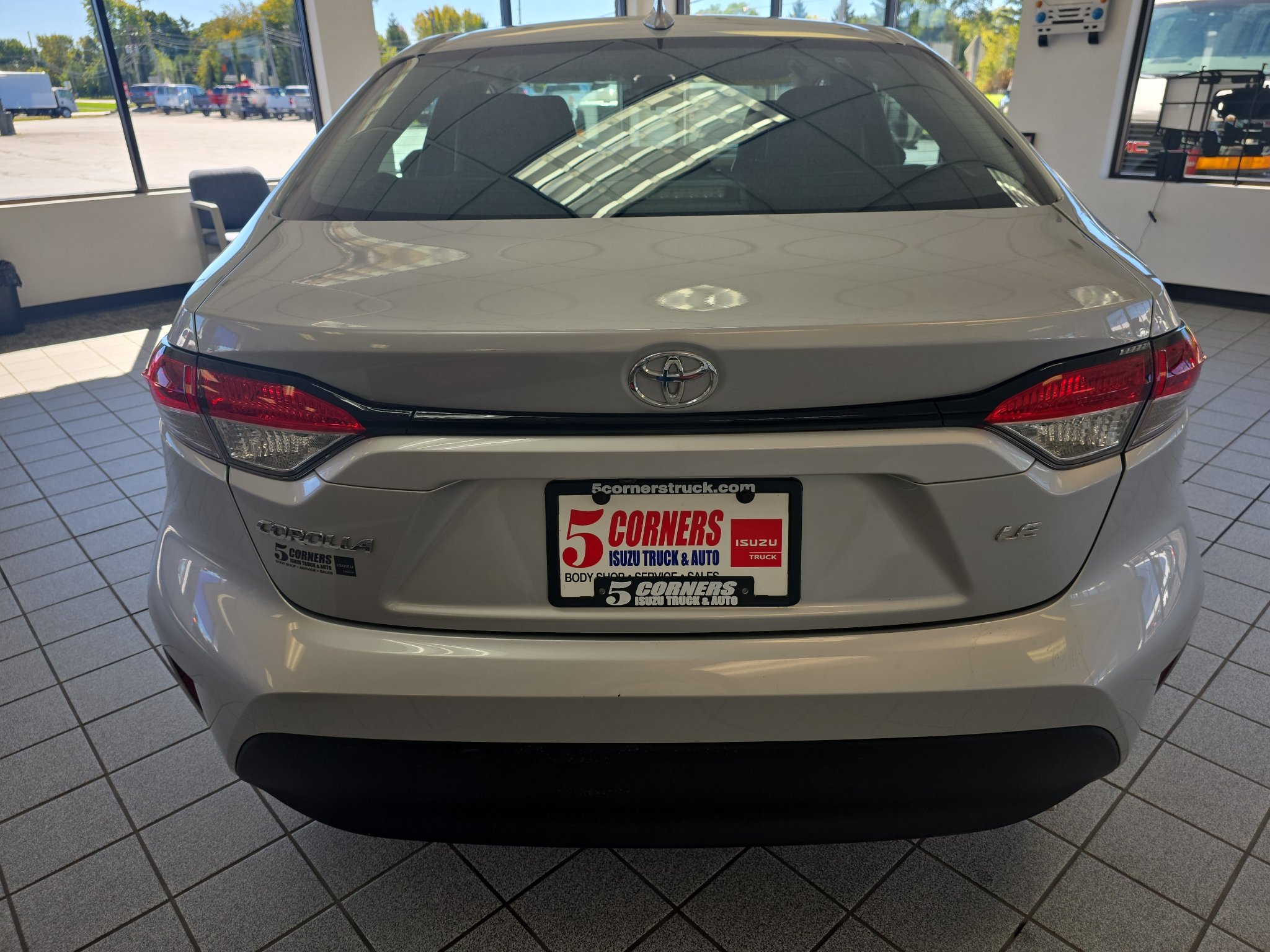 Used 2026 Toyota Corolla LE FWD image 9