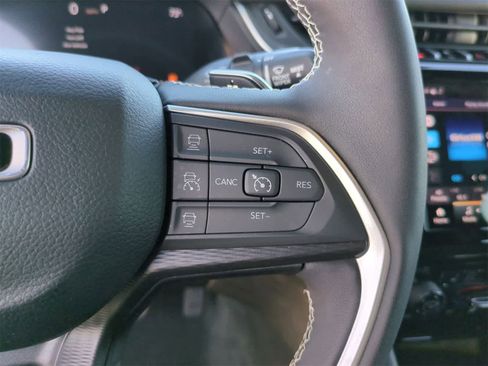 Used 2023 Jeep Grand Cherokee L Altitude image 25