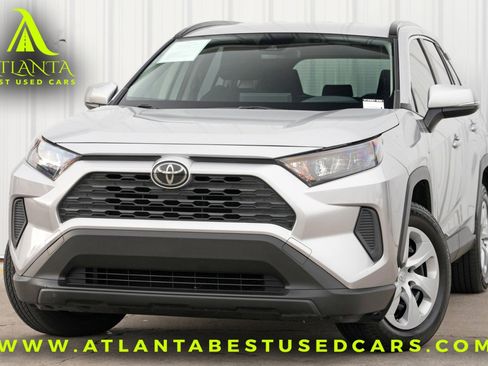 Used 2019 Toyota RAV4 LE image 1