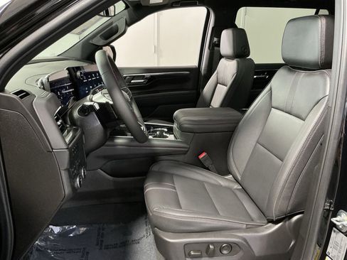 Used 2025 Chevrolet Suburban RST w/ Comfort Package image 21