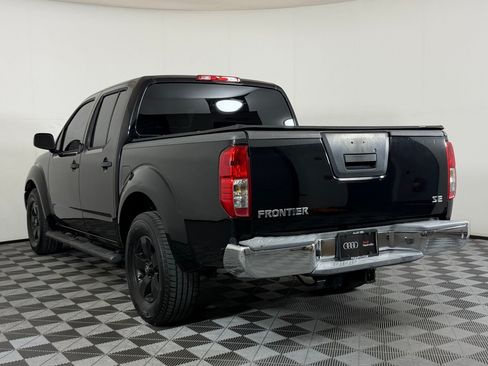 Used 2010 Nissan Frontier SE RWD image 3
