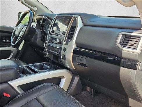 Used 2021 Nissan Titan SV w/ SV Convenience Package AWD/4WD image 20