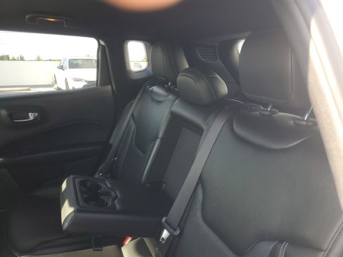 Used 2021 Jeep Compass Latitude FWD image 13