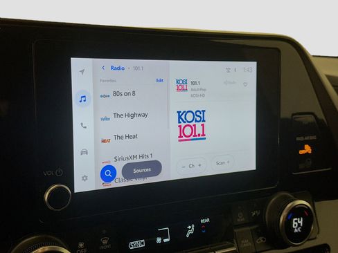 Used 2024 Toyota Highlander LE image 21