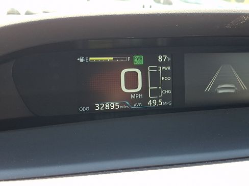 Used 2019 Toyota Prius XLE AWD/4WD image 21