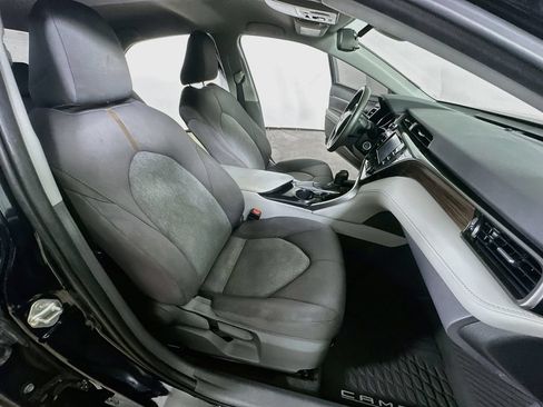 Used 2020 Toyota Camry LE FWD image 14