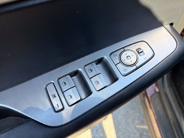 Used 2020 Hyundai Palisade SE AWD/4WD image 17