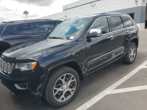 Used 2021 Jeep Grand Cherokee Overland AWD/4WD image 2