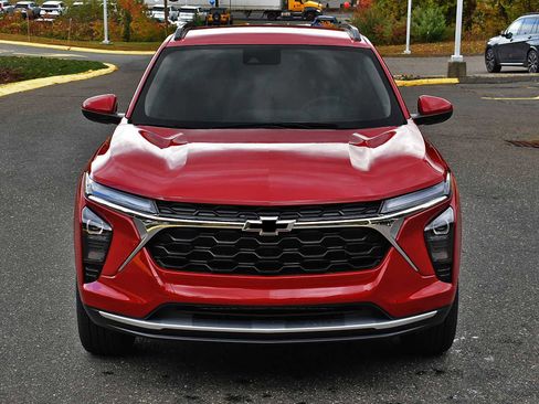 New 2026 Chevrolet Trax LT w/ Driver Confidence Package image 5