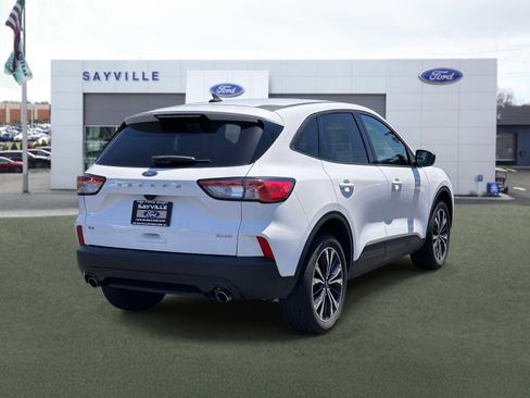Used 2022 Ford Escape SE w/ SE Sport Appearance Package AWD/4WD image 5