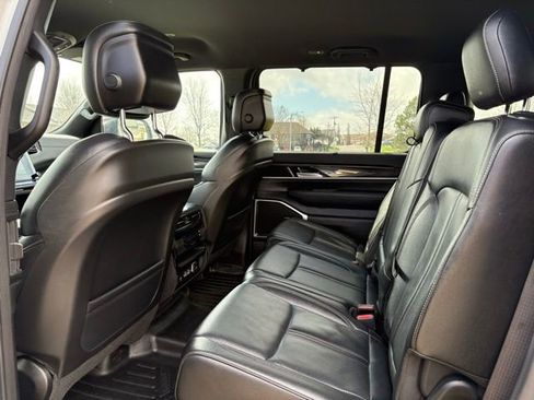 Used 2024 Jeep Wagoneer 4WD w/ Convenience Group I image 25