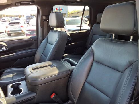 Used 2021 Chevrolet Tahoe Z71 w/ Z71 Signature Package image 16