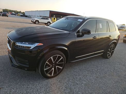 Used 2020 Volvo XC90 T6 Momentum w/ Protection Package AWD/4WD image 2