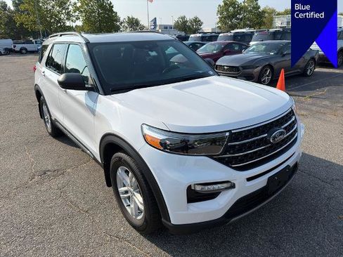 Certified 2023 Ford Explorer XLT w/ Equipment Group 202A AWD/4WD image 3