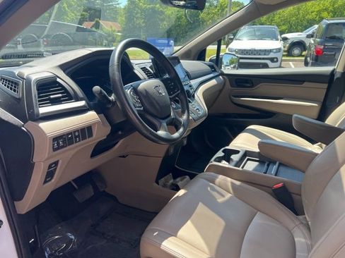 Used 2024 Honda Odyssey EX-L image 2