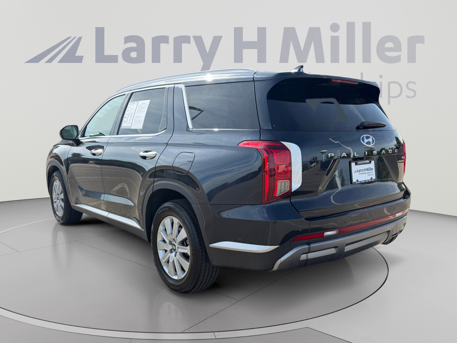 Used 2024 Hyundai Palisade SEL AWD/4WD image 4