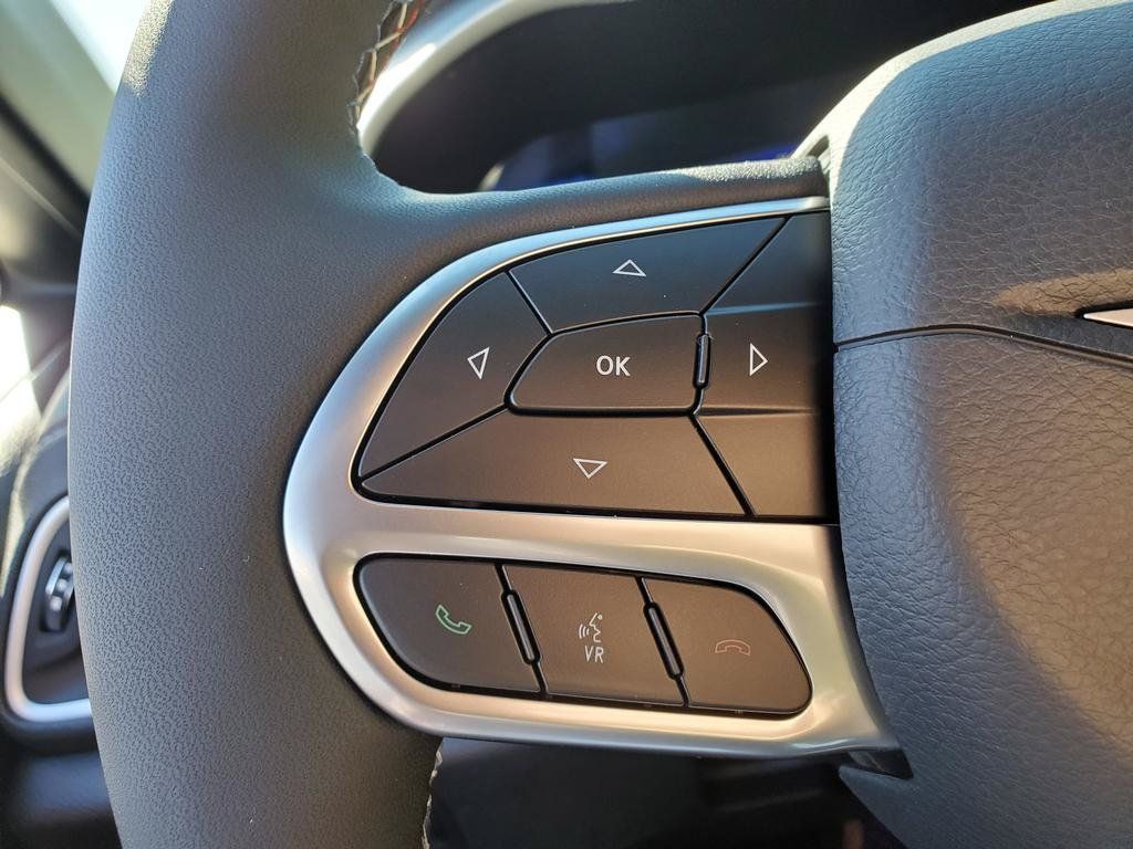 New 2027 Chrysler Pacifica Select AWD/4WD image 13