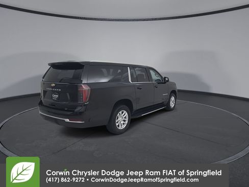 Used 2025 Chevrolet Suburban LT AWD/4WD image 14
