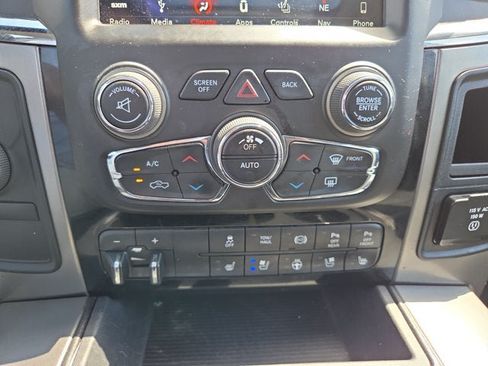 Used 2018 RAM 2500 Laramie w/ Sport Appearance Group AWD/4WD image 18