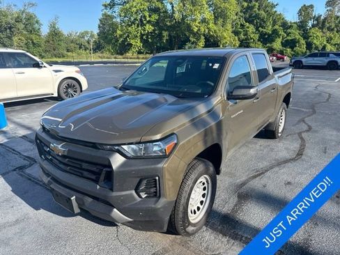 Used 2024 Chevrolet Colorado W/T RWD image 1