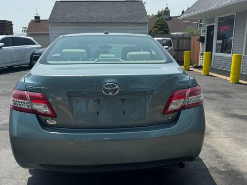 Used 2010 Toyota Camry LE image 7