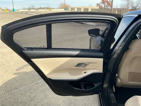 Used 2020 BMW 330i Sedan w/ Premium Package image 34