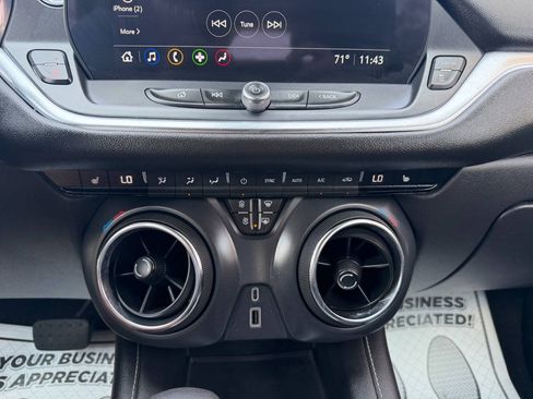 Used 2025 Chevrolet Blazer LT FWD image 16