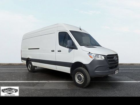 Used 2024 Mercedes-Benz Sprinter 2500 image 1