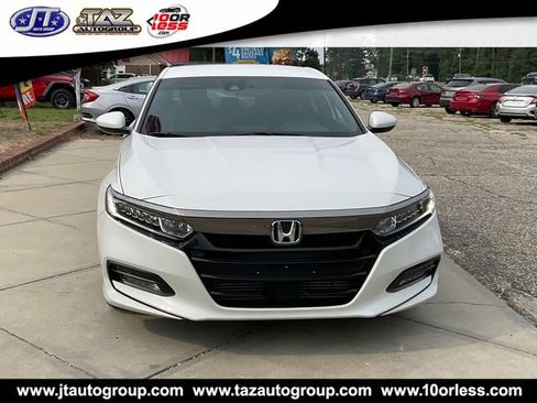 Used 2018 Honda Accord Sport image 2