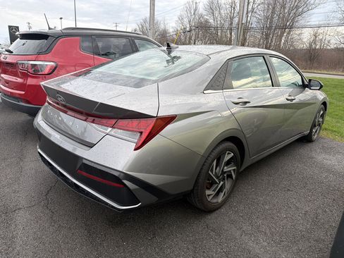 Used 2024 Hyundai Elantra SEL w/ Convenience Package image 7