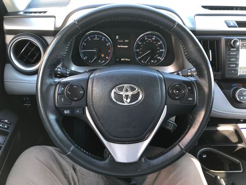Used 2016 Toyota RAV4 XLE image 14