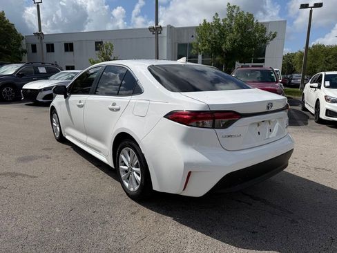 Used 2024 Toyota Corolla XLE FWD image 4