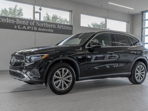 Used 2026 Mercedes-Benz GLC 300 4MATIC image 3