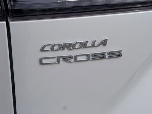 Used 2026 Toyota Corolla Cross L image 8